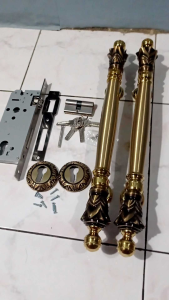 Tarikan pintu rumah satu set 2biji gagang + boby kunci berbahan kuningan panjang 45cm model nanas antik