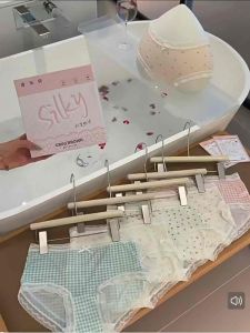 Hi.sweetie🎀[Ready Stock] Ice Silk Ultra Thin Panties Soft Breathable Mid Waist Women Underwear Kawaii Floral Lace Style
