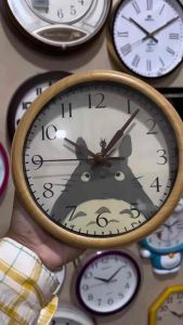 Jam Dinding Totoro: Menghias Ruangan dengan Kekuatan Anime