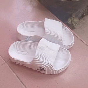 SANDAL SLOP PRIA TERLARIS WARNA PUTIH // SANDAL SLIP ON PRIA TERLARIS ANTI SLIDE WARNA PUTIH BY DULUX