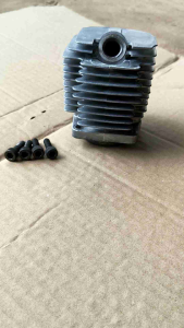 เฉพาะเสื้อสูบ "ขนาด40มิล." +น็อตยึด 4 ตัว +ปะเก็นปลอกสูบ "ยี่ห้อ" [มากีต้า] Makita RBC411U NB411ของแท้100% ใส่ได้กับเครื่องRabbit แรบบิทNB411ของแท้100% รับาสสวประกันคุณภาพ