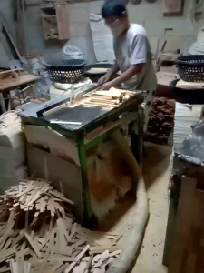 Paket Stik Kayu Pinus Panjang 30 x 1 x 1 cm Isi 10 Pcs