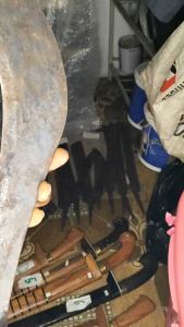 arit panjang super tajam terbuat dari baja per kontener