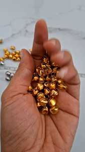 10 pcs Kerincingan Lonceng Mini Gold dan Silver Aplikasi Kalung Gelang