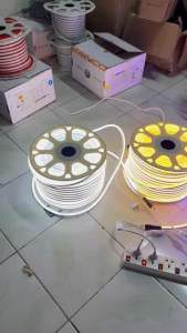 ไฟเส้น Led Neon flex 220V ยาว 1เมตร สามารถต่อกับไฟบ้านได้โดยใช้หัวปลั๊ก ไฟตกแต่งบ้าน ไฟตกแต่งสวน อุปกรณ์ประดับตกแต่ง กันน้ำ ไฟประดับตกแต่ง