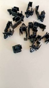 Pengikat kabel/ Pipa Dengan klip mobil motor universal