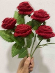 น่ารักมินิมอล์ ดอกไม้ Crochet (กุหลาบ) 🚫ใช้เวลา 5-7 วันจัดส่ง 🚫 ช่อดอกไม้รับปริญญา
