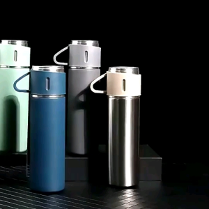 304 Stainless steel Double layered Insulated Vacuum flask / Tumbler/ For Outdoor or Indoor Hot & Cold water drink bottle with 3 cup set / Thermos gift set / Termos tahan panas dan sejuk + 3 cawan