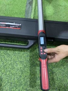 Cần xiết lực 3/4DR42.5-850N.M. Cần xiết lực điện tử cao cấp thương hiệu Hitman 8140-1