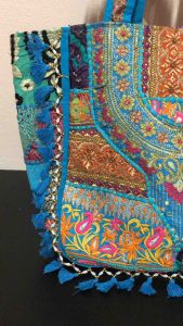 กระเป๋าผ้าปัก งานอินเดีย ปักสวยทั้งสองด้าน สินค้าได้ตรวจสอบและส่งอยู่ไปยังคุณ