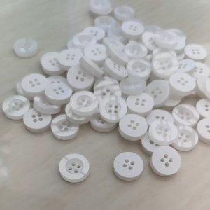 100 Pcs Kancing Kemeja Putih Lapis Tebal  Gepeng lobang 4 Ukuran 1.1 cm 1.3 cm import