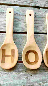 ป้ายHOME ป้ายไม้ตกแต่งบ้าน ป้ายไม้ยิงเลเซอร์ ป้ายติดผนัง