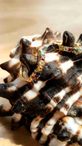 🌺 ต่างหูพลอยเเท้นพเก้า เงินเเท้ 925 ชุบทอง ใส่ออกงานสวยๆ เพราะมีพลอยสวยๆ หลากสีอยู่ในที่เดียวกัน  🌿 ขนาดประมาณ 15 มม.  🌿 พลอยนพเก้าเจียรสวยๆ 9 เม็ด ขนาด 2 มม.  📽️ มี VDO สวยๆให้ชมครับ  ✨