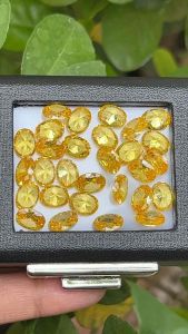 CZ ยืมเหลือง ขนม 7x5 มม รูปไข่ ( OVAL ) ผู้เขียน: 2.80 กะรัต (CARATS) มี 4 เม็ด (4 PIECES) ผ่านซอฟต์แวร์เกรด สวยไฟดี สวยมากขึ้นค่ะ