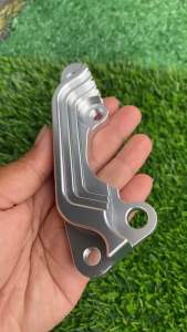 ขาจับปั๊ม ตัวหนา CNC งานเทพ จับปั๊มนิชชิน จับปั๊ม110i สําหรับโช๊คหน้า SONIC W110i W125SRiเลี้ยวบังลม