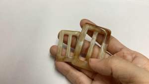 Khóa nịch trang trí vân thủy.