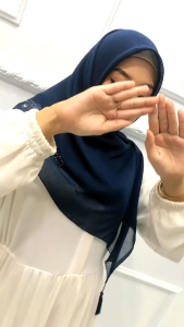 Hijab Segiempat Payet Mote Pinggir// Paris Tassel Payet Mote