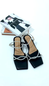 sendal wanita blok heels Ter baru