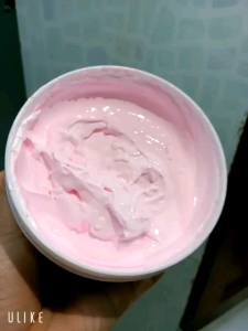 HỘP 500G.KEM BODY MEN DÂU HỒNG. KÍCH DỮỠNG TRẮNG DA BODY. MAKEUP CHỐNG NẮNG NÂNG TONE DA