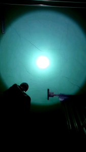 Senter Swatt Body Besi & Baterai 18650 & Charger: 3 Mode Lampu