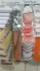 Paket usaha rentengan isi 50 bks/ 25 pcs amplop/ 5pcs spons busa/ 5 lusin peniti/ 5pcs sisir/ 5pcs serit/ 5pcs jarum jait/ 5pcs jarum pentul/5bks kamper/5pcs spons bedak
