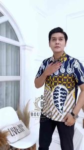 Boutique - Kemeja Batik Pria Terbaru 2024 Lengan Pendek Bahan Katun Premium Atasan Baju Kondangan Slimfitting