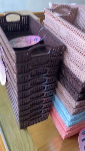 Khay nhí đựng mỹ phẩm đồ cá nhân..