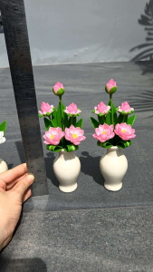 ดอกบัว แจกันดอกบัวขนาดสูง 7.5 นิ้ว แบบ 5 ดอก แบบดินปั้น สำหรับไหว้ ถวายบูชาสิ่งเคารพนับถือ วางหิ้งพระ