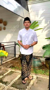Sarung Astsaqolain Kembang Gerimis
