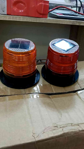 ไฟกระพริบ เซลล์ ฐานแม่เหล็ก Solar cell LED ไฟเตือนพลังงานแสงอาทิตย์ Night Magnetic LED