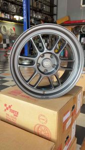 4 วง ล้อแม็กขอบ 17 กว้าง 8 นิ้ว ออฟ 35 ราคา ส่งฟรี