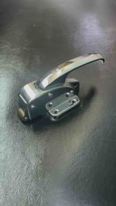 ROYAL กลอนสั้น กลอนตู้แช่ กลอน08 ที่ล็อกประตูตู้แช่ ตัวล็อกตู้สเตนเลส กลอนหลังเต่า