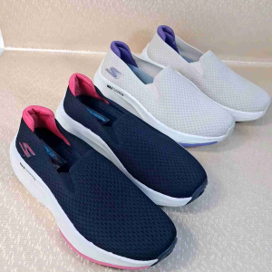 Sepatu Skechers Max Cushioning Slip On Wanita