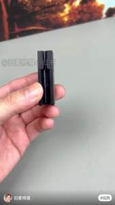 ดินสอเขียนคิ้วเชือก 1 แท่ง (มีสติ๊กเกอร์) ดินสอเขียนคิ้วแบบไม่ต้องเหลา ใช้งานง่าย เพียงดึงเชือกแล้วฉีกกระดาษออก