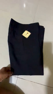 Celana Kerja Desain Ergonomis untuk Wanita