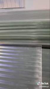 Khổ 1.05m x dài 2m x dày 8zem )Tôn nhựa lấy ánh sáng màu trắng đục