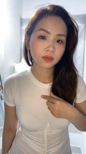 Đầm xoè cổ tròn tay ngắn nhúng body
