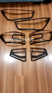 Garnish pelindung lampu mobil depan belakang untuk toyota Raize Rocky hitam
