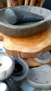 Cobek oval alami batu sungai