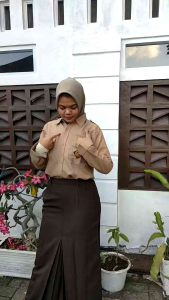Setelan Pramuka Penggalang Tangan Panjang dan Rok Span Belah Depan Bahan Rapilo
