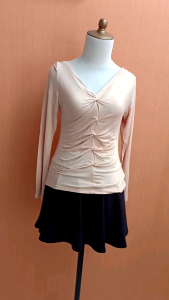 atasan kaos wanita cream KINGSOCKS cewek S M blouse vneck lengan panjang santai