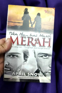 Tika Itu... Inai Masih Merah - April Snow (PRELOVED)