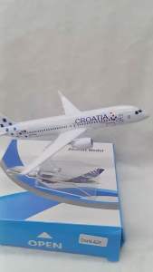 Croatia Airbus320 Diecast Aircraft Model Collection - 6-Inch Size with Display Stand for Aviation Enthusiasts & Collectors