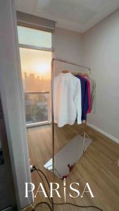 Linen shirt : oversized   เสื้อเชิ้ตลินิน 100% มีดีเทลกระดุมหลัง ใช้กระดุมเปลือกหอยแท้ เหมาะสุด ๆ กับอากาศหน้าร้อนบ้านเรา แถมไม่ส่งผลสิ่งแวดล้อมด้วยค่ะ สำหรับคนรักษ์สิ่งแวดล้อมจะต้องปลื้มสิ่งแน่นอนค่ะ เพราะไม่มีส่วนผสมของพลาสติกในตัวนี้ตอบโจทย์นะคะ