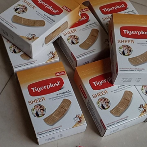 BĂNG KEO CÁ NHÂN BĂNG KEO VẾT THƯƠNG BĂNG CO GIÃN TIGERPLAST SHEER HỘP 100 MIẾNG MADE IN THAILAND