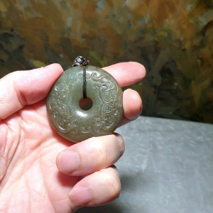 Premium greenish caramel brownish Nephrite large Donut ("Ping An Kou") carved both sides Ancient Beast Heads (Taotie pattern) Pi Xiu Jade pendant (with certificate) [Natural Crystal] 和田玉且末青白糖大平安扣双面浮雕古兽头(饕餮纹)貔貅吊坠(带证书)
