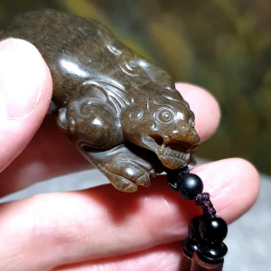Gegegems Collection premium Nephrite "old brown sugar" hand carved 3-dimensional Mighty Ruyi Pi Xiu Jade pendant/handheld (with certificate) 和田玉且末老红糖纯手工立体圆雕如意霸王貔貅吊坠/手把(带证书)