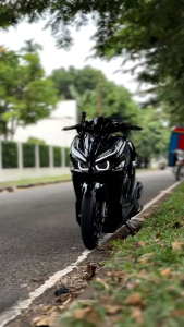 sticker hitam metalik kilap super elegan skotlet hitam glosy best seller