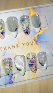 เล็บเจลแท้ทรงแหลมสั้น เล็บเจลสีลูกแก้วแต่งลาย