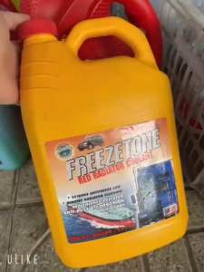 NƯỚC LÀM MÁT Ô TÔ XE MÁY MÀU ĐỎ ( FREEZETONE RED RADITOR COOLAN) 3.79ml